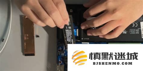 笔记本电脑中的机械硬盘突然消失，只有固态硬盘仍然存在，导致数据丢失的问题解析
