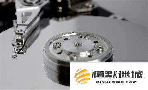 在固态硬盘与机械硬盘的耐用性比较中，哪种存储设备更具长期使用价值？